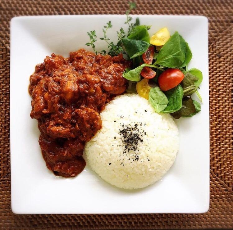 一口食べるとクセになるスパイスの香り立つ薬膳カレー