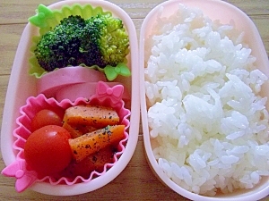 ルクエで簡単♪にんじんのごま味噌和え弁当