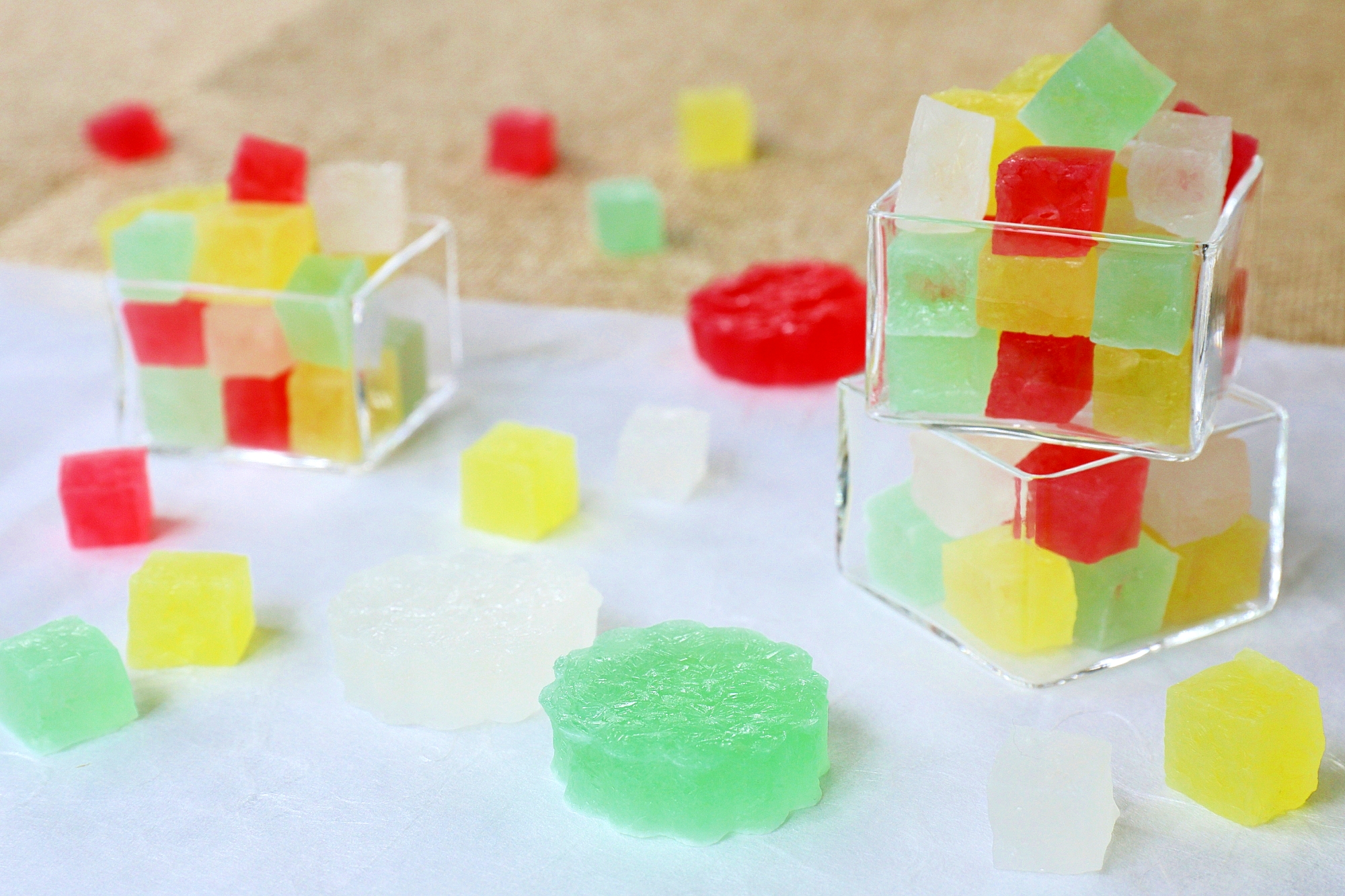 簡単!常温で溶けない、涼しげな和菓子の琥珀糖
