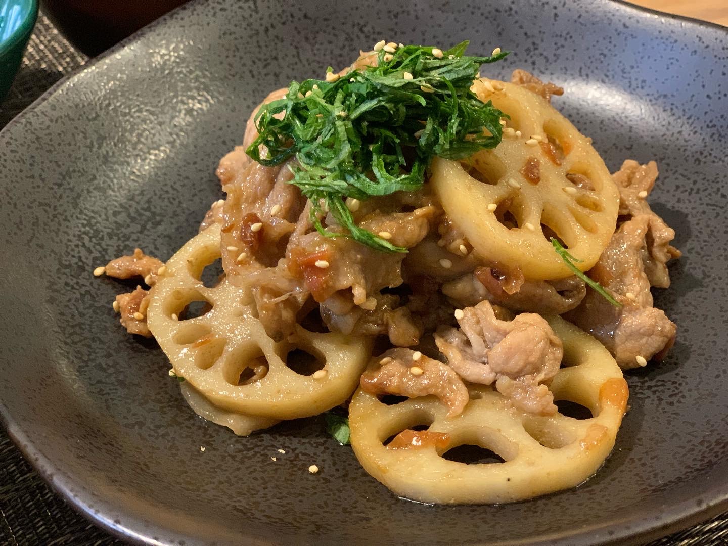 豚とレンコンの梅紫蘇照り焼き