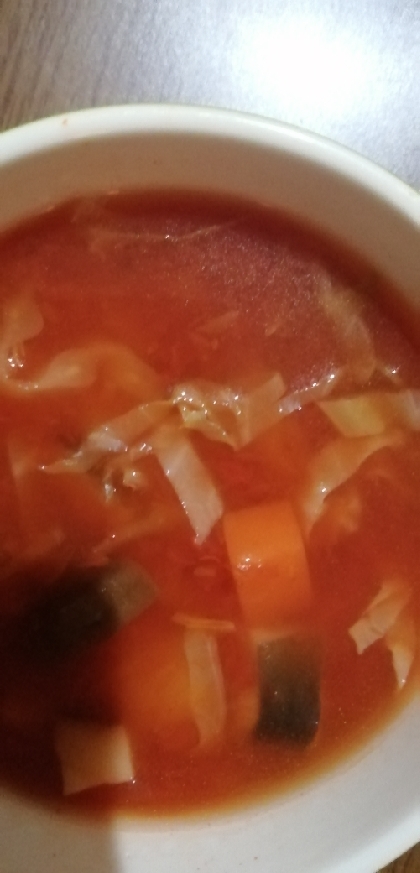 ピリ辛トマトスープ