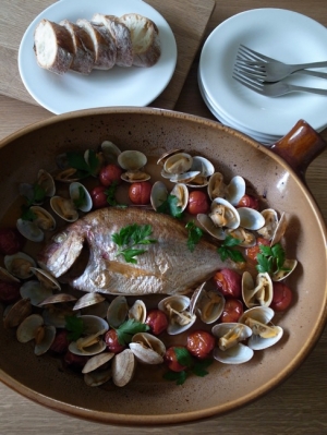 オーブン皿で簡単に!鯛のアクアパッツァ♪