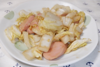白菜と魚肉ソーセージの炒め物