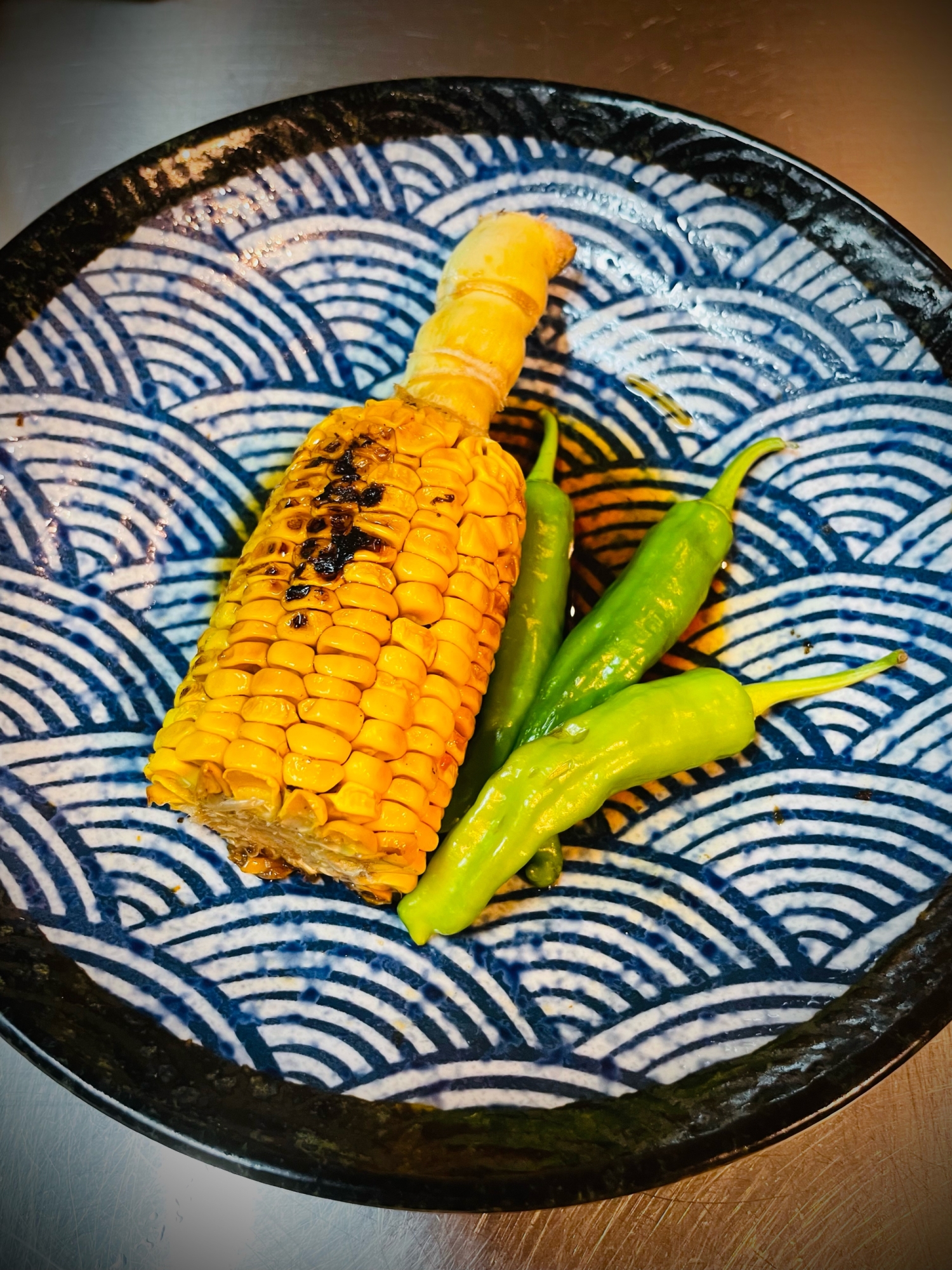 ホットプレートで♪焼とうもろこしとししとう