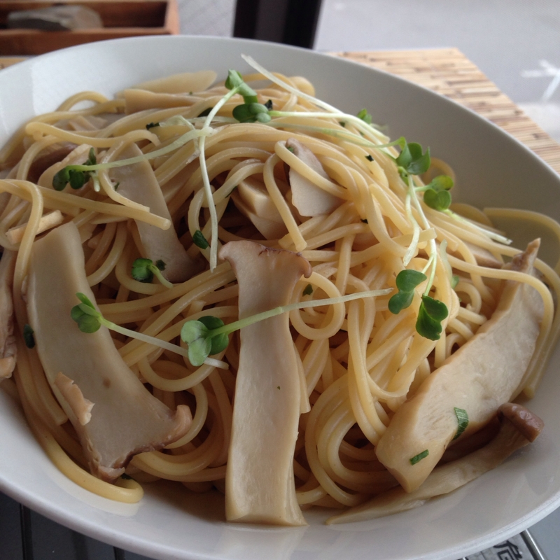 松茸風味のお吸い物de和風エリンギパスタ♪