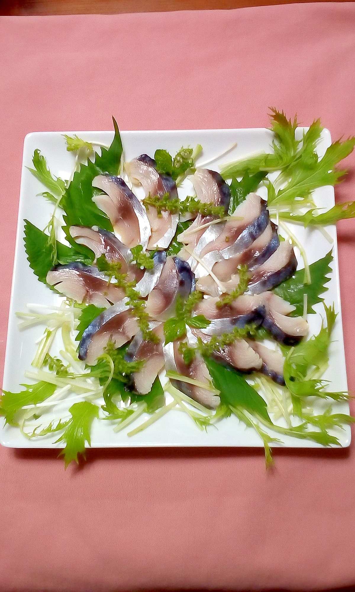 しめさばと水菜と大葉の穂先の前菜