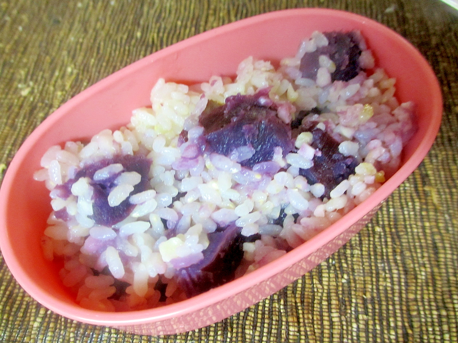 紫芋とアーモンドの炊き込みご飯