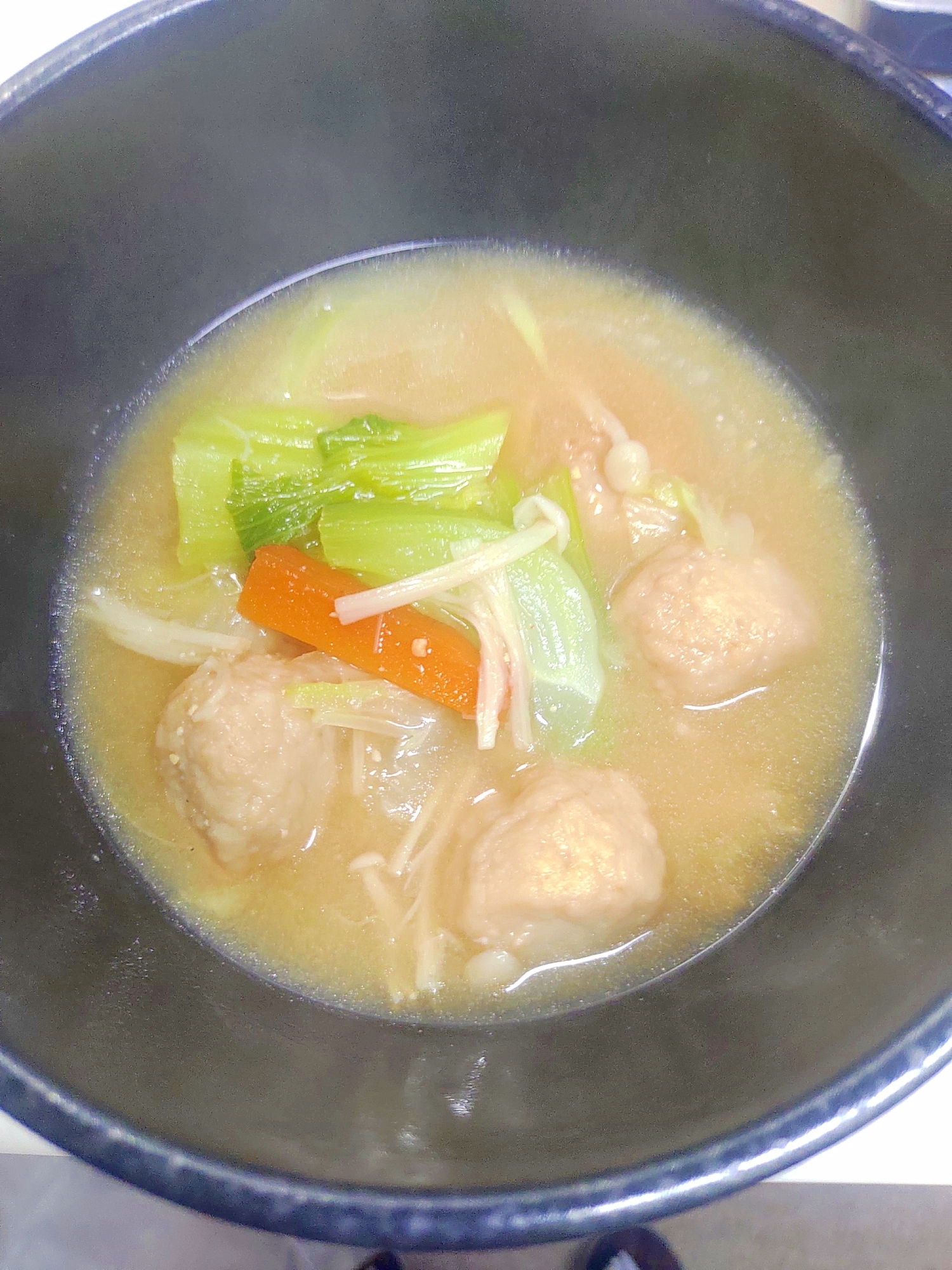 チンゲン菜と肉だんごのスープ