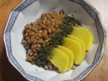 納豆たくあん朝御飯丼