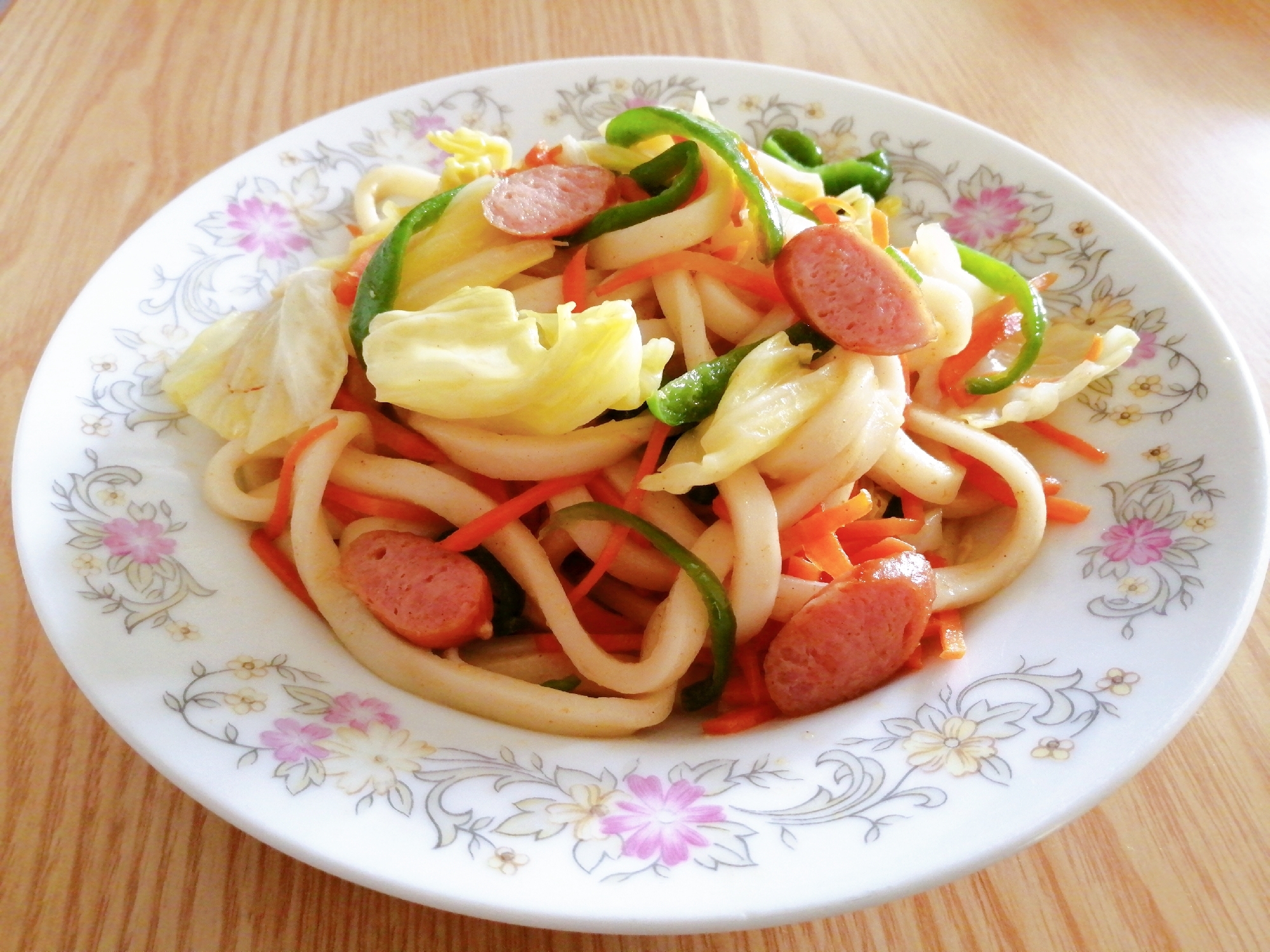 キャンプに☆たっぷり野菜のカレー風味焼きうどん