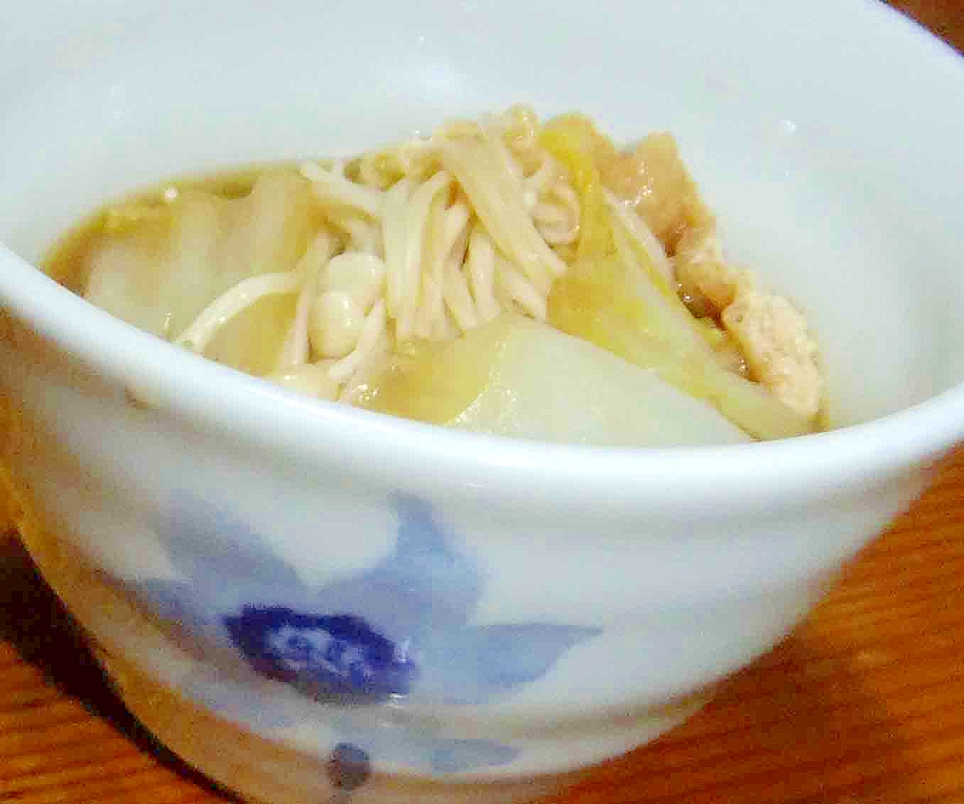 白菜、油揚げ、えのきだけの煮物