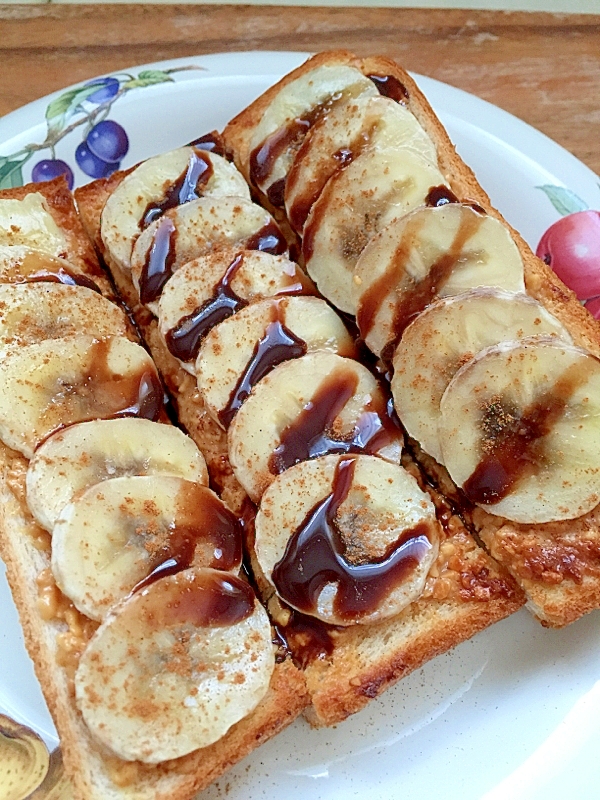 ピーナッツバターとバナナ♪シナモンとチョコソース