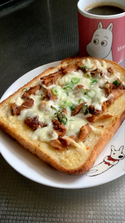 葱のアクセントでいっきに和風トーストに〜✨
鯖味噌煮代用ですがとっても美味しくいただきました(*´꒳`*)
ごちそうさまでした♡