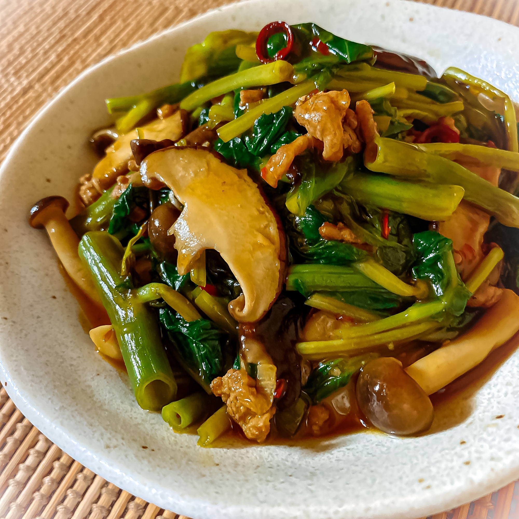 旨辛絶品♪空芯菜ときのこの麻婆風
