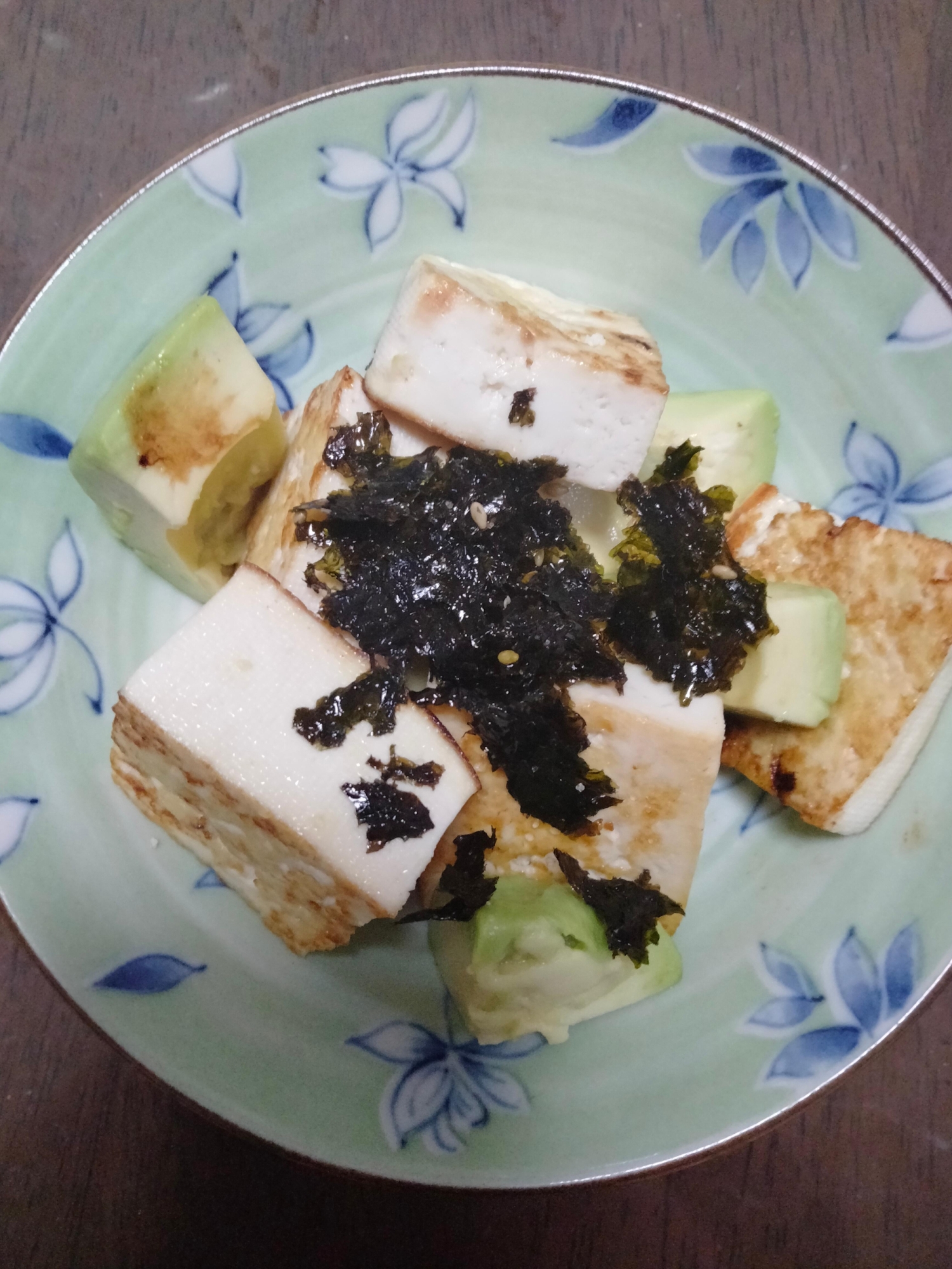 アボガドと豆腐のサラダ