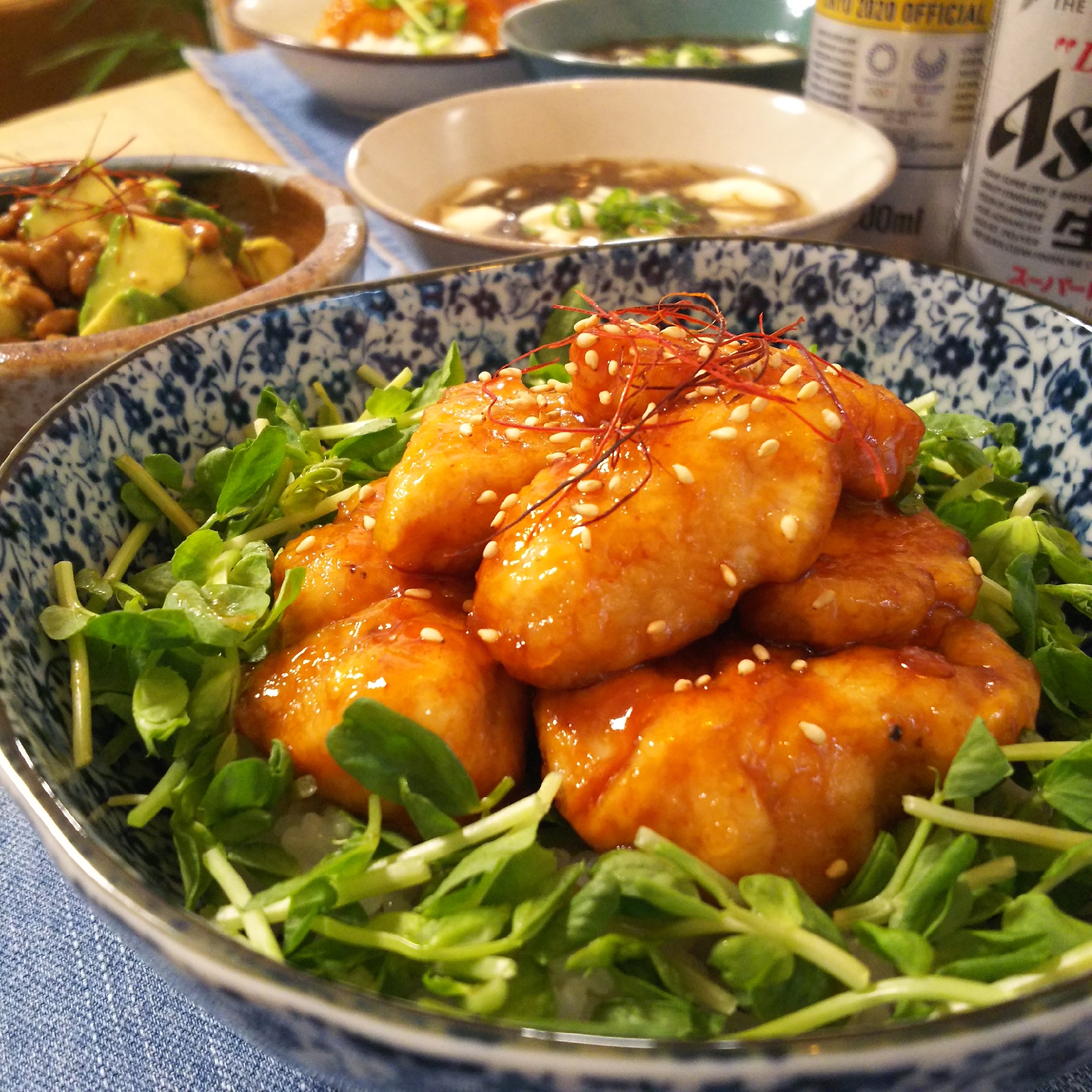 鶏むね肉がフワッフワ☆食欲増進ピリ辛丼☆