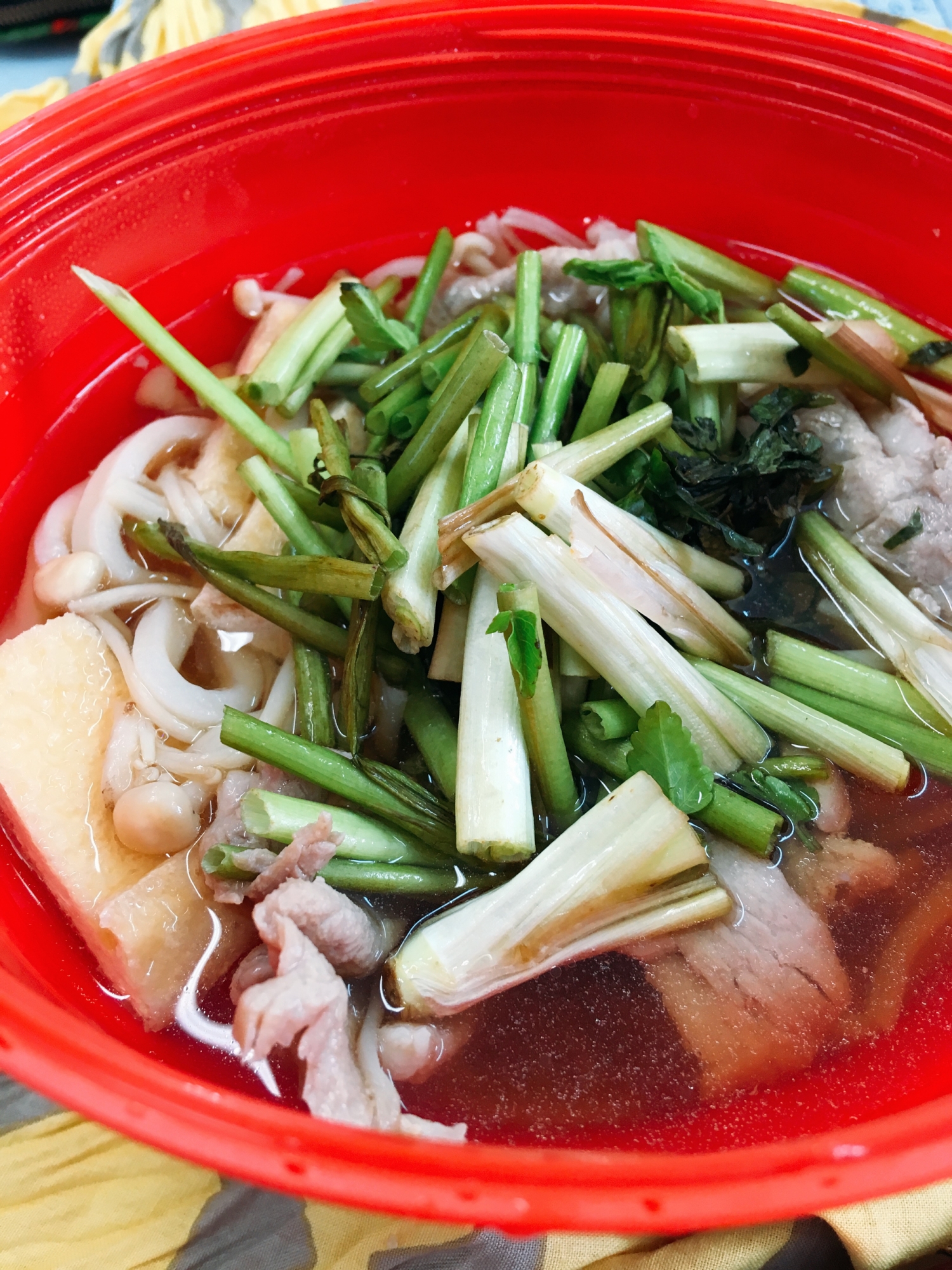 ホカホカ♡セリと豚肉のうどん