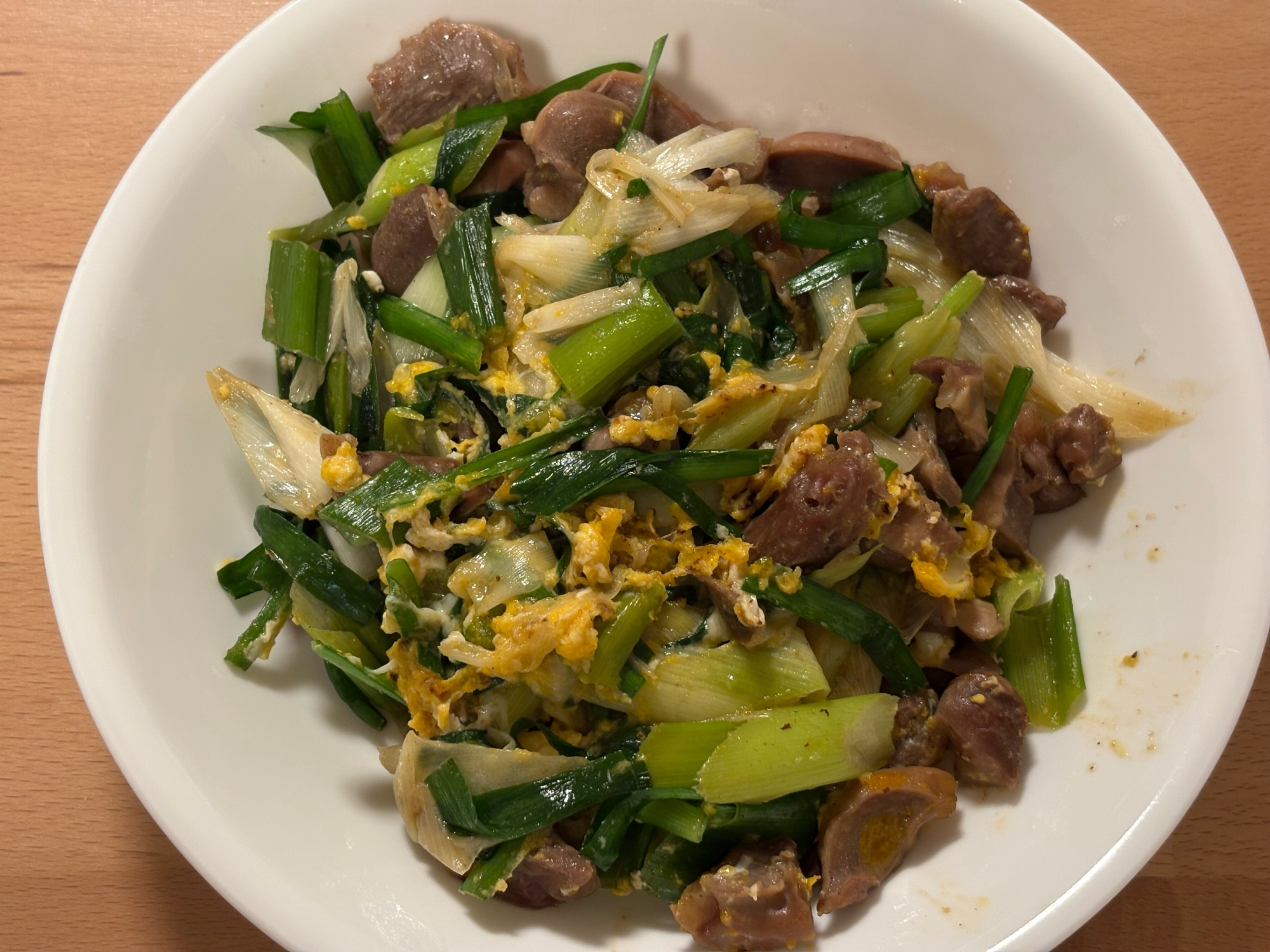 砂肝とネギとニラと卵の野菜炒め