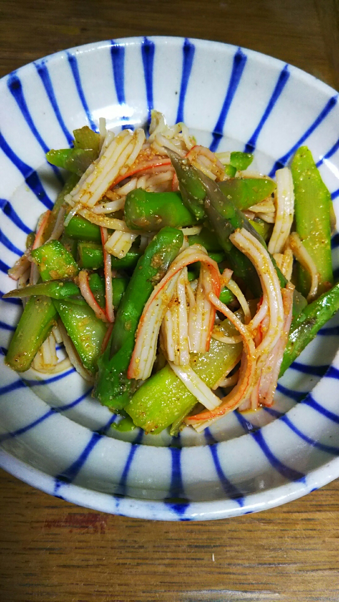 アスパラガスとかにかまぼこのごま和え