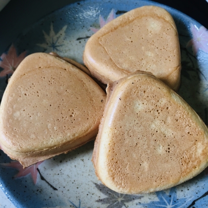 芋餡とあんこで作りました！簡単にできて美味しかったです(^^)
おにぎり型が可愛いと逆に好評でした 笑