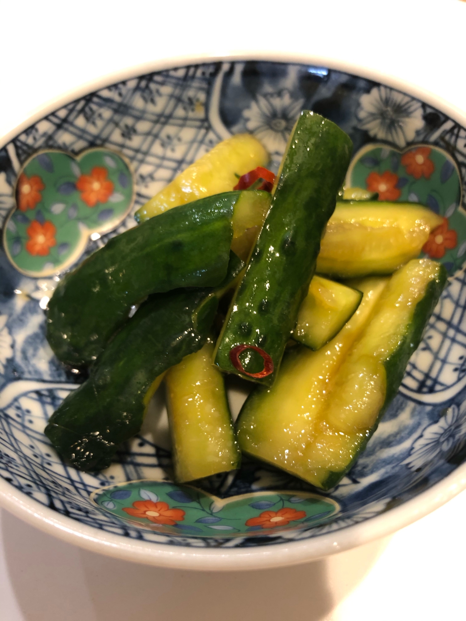 沢山食べられる☆きゅうりの醤油漬け