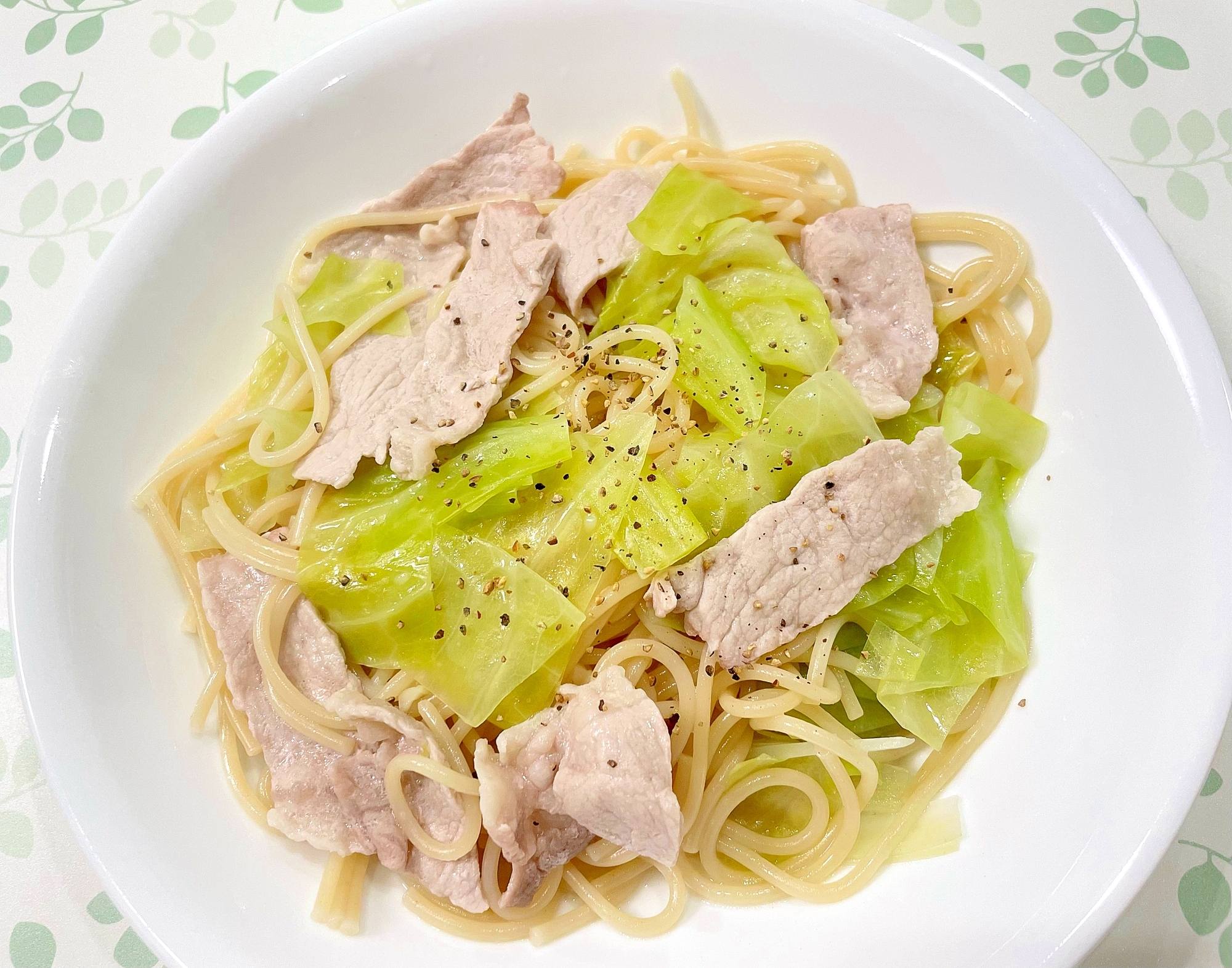 キャベツと豚肉の塩レモンスパケッティー