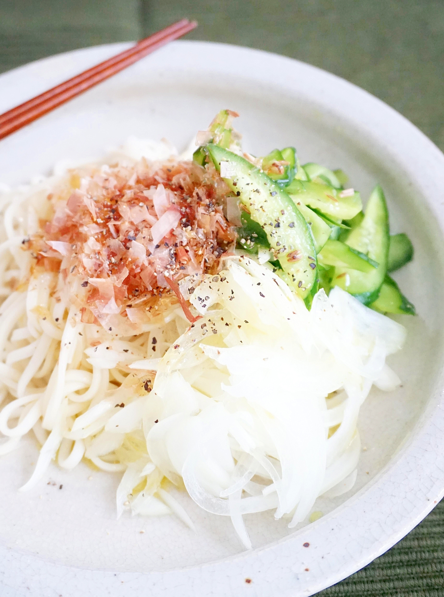 【暑い夏にぴったり】レモンつゆのさっぱり麺