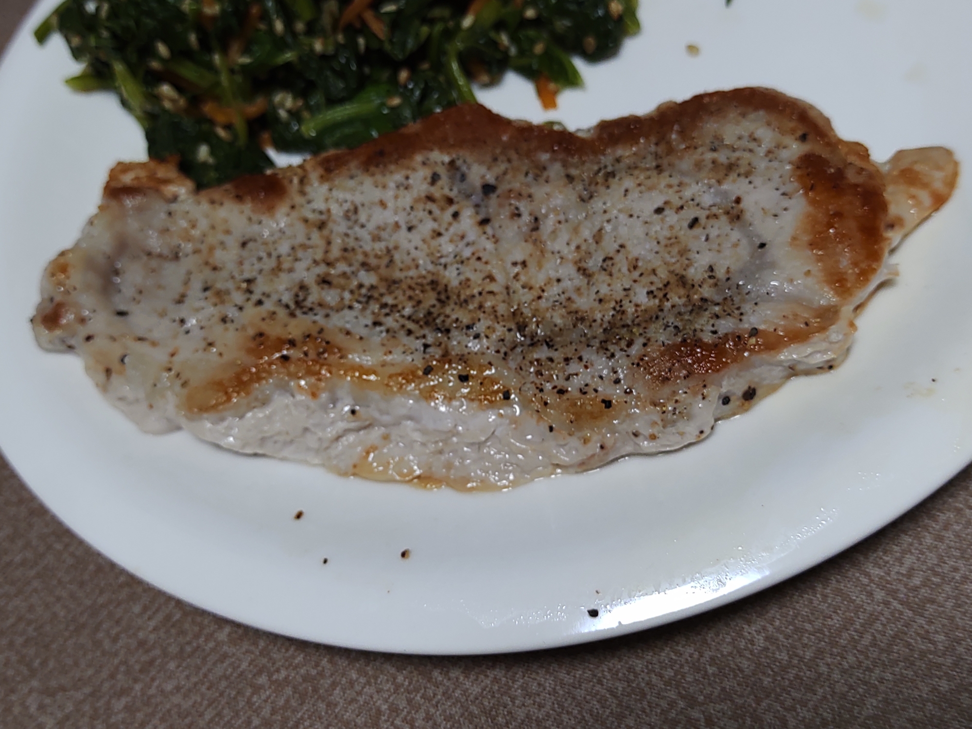 厚切り豚ロース肉のソテー