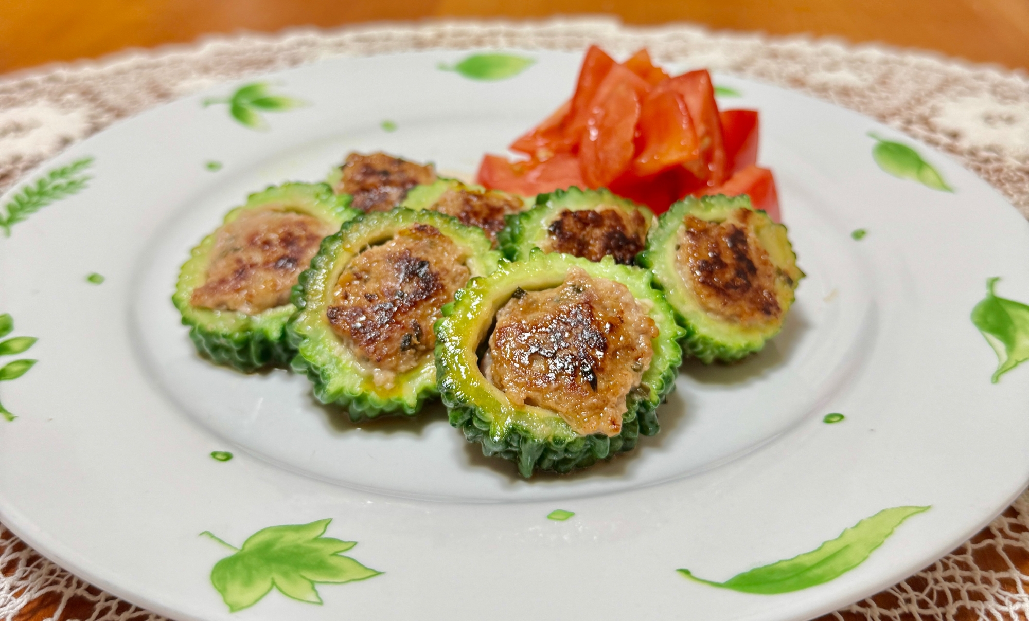 ビタミンCたっぷり〜！ニラ醤油麹でゴーヤの☆肉詰め