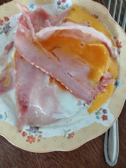 目玉焼きをチョット豪華に☆ベーコンエッグ レシピ・作り方 by ライム