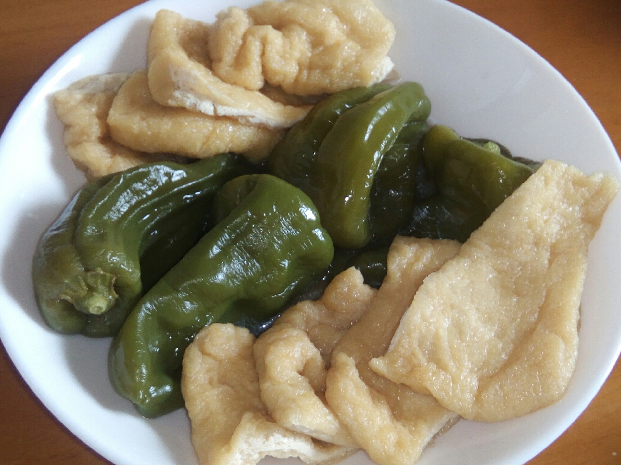 コンビニおでん汁で丸ごとピーマンの煮物