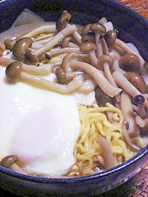 マルちゃん正麺 卵とシメジの醤油ラーメン レシピ 作り方 By 一点集中力 楽天レシピ マルちゃん正麺 卵とシメジの醤油ラーメン レシピ 作り方 By 一点集中力 楽天レシピ