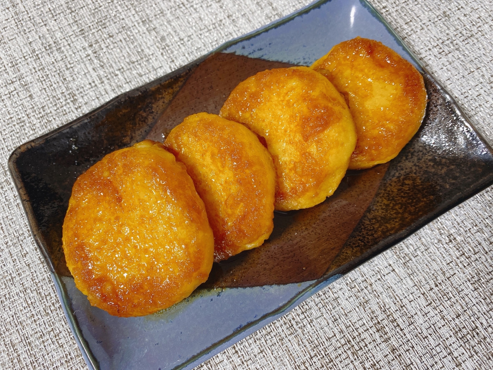 簡単!バター醤油の甘辛ダレで旨すぎる【いももち】