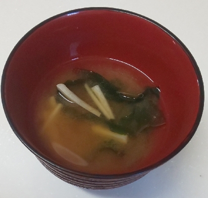 みのりのりさん、こんにちは✨レポありがとうございます♥️
お昼に、えのきとわかめのお味噌汁いただきました♪シンプルで、おいしかったです♡素敵なレシピ感謝です☘️