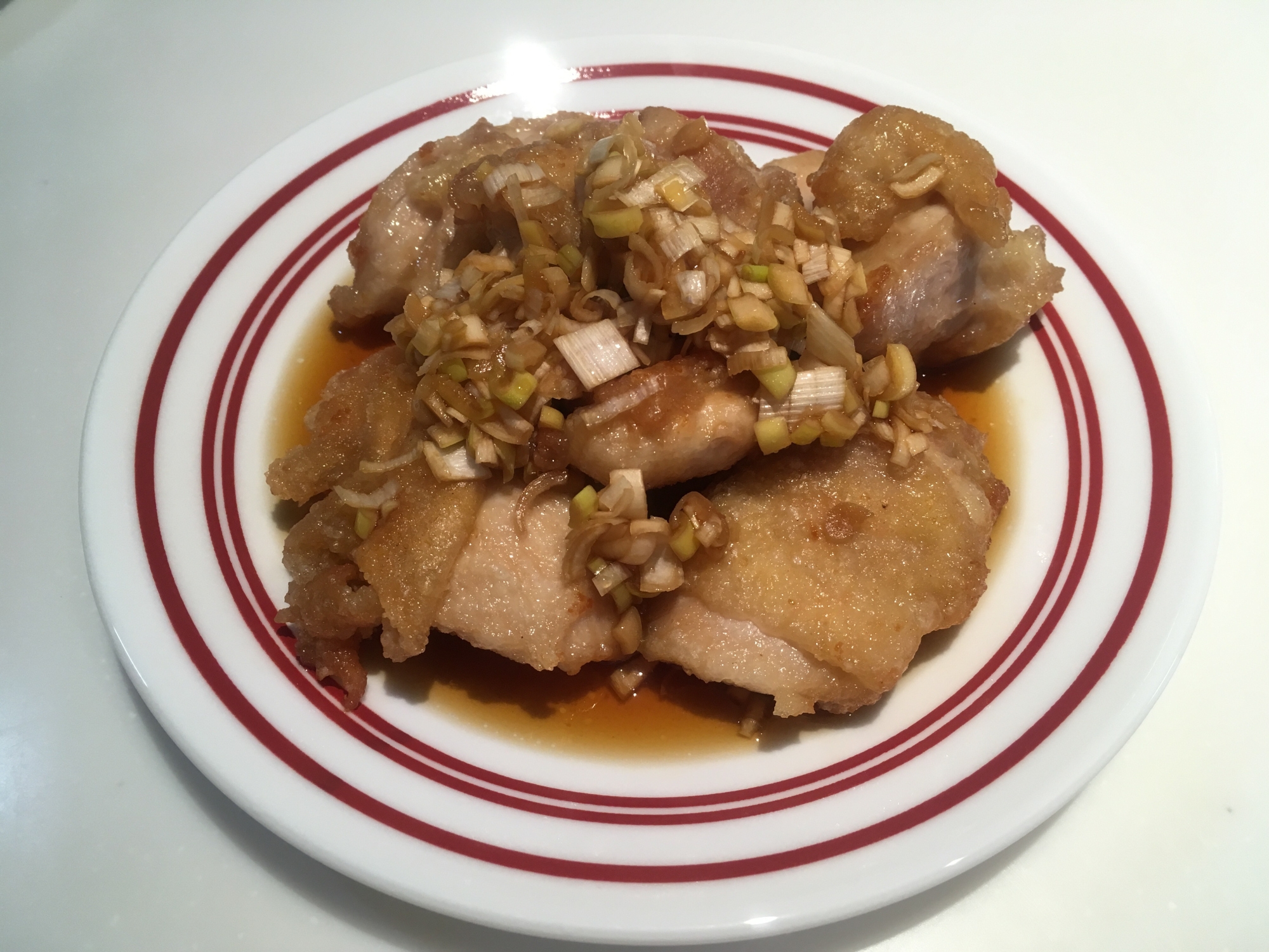 みりんを使った手作りネギソースが美味しい油淋鶏