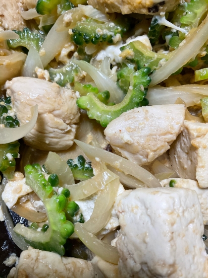 鶏肉でゴーヤチャンプルー　（我が家の味）
