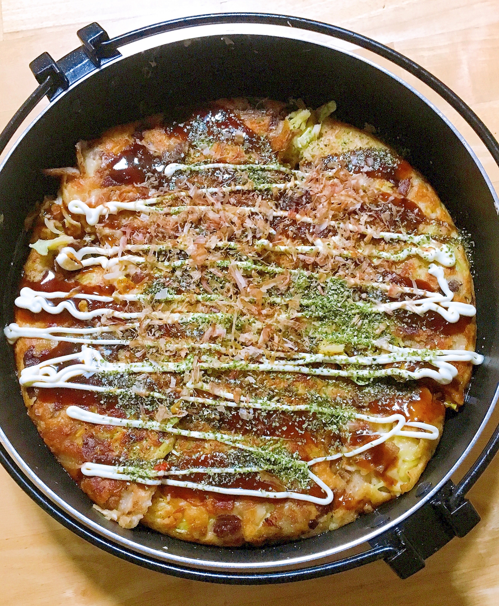 すき焼き鍋で一気に4人分大きなモダン焼き