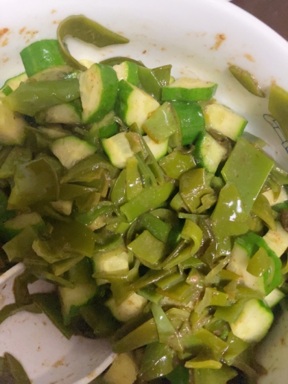 山形のだし風　めかぶと野菜のあえ物