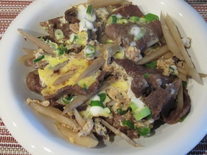 すき焼きのタレで、失敗がない味付けで簡単ですね(^_-)-☆
そのままでも良く、ご飯にのせて丼ぶりにして食べても美味しかったです♪