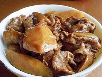 甘め味噌味の牛肉と里芋の煮物