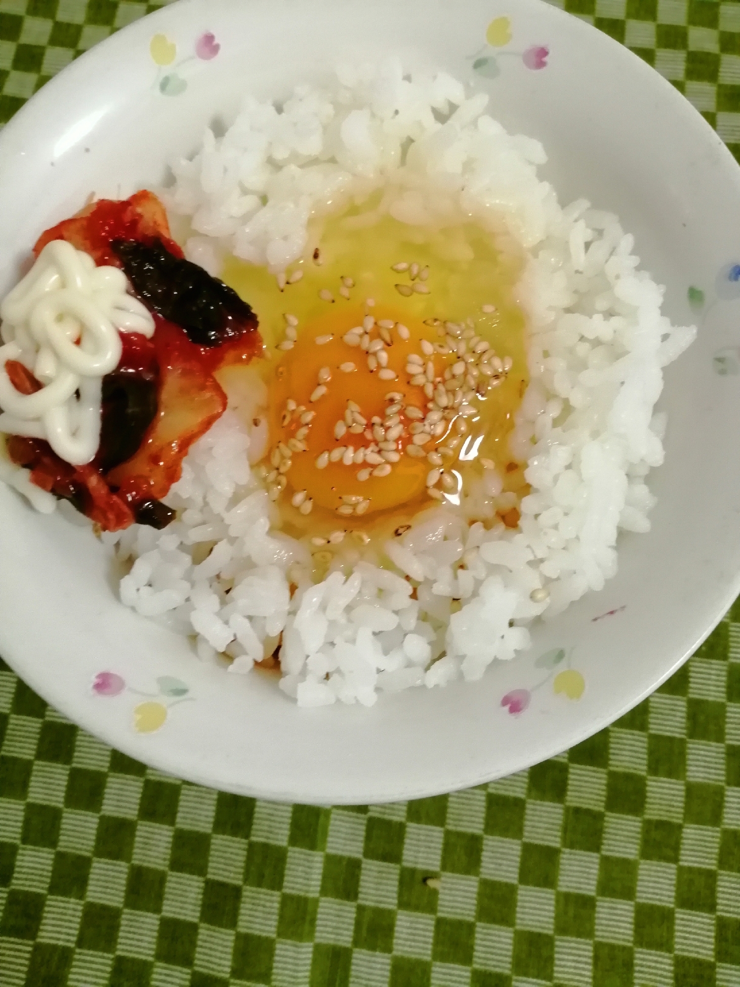 キムチマヨとごまとごま油の卵かけご飯