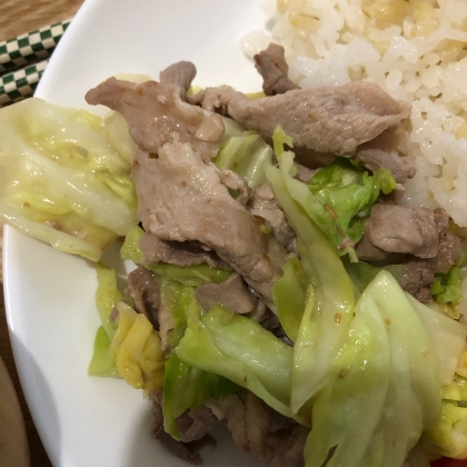 簡単♪(^^)豚肉とキャベツの味噌バター炒め♪