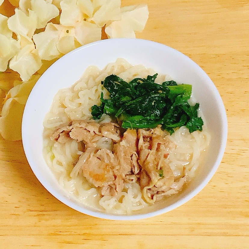 豚肉ラーメン•.¸¸¸.☆