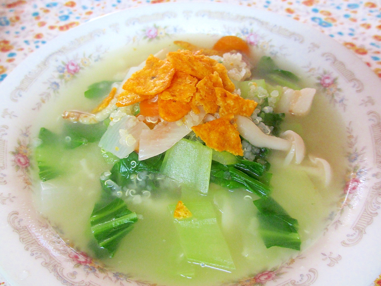 青梗菜とキヌアのドリトススープ