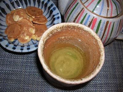 塩と糖ってやめれないね（笑）タバコと酒みたい（笑）塩のない緑茶を飲んでたくせに、今では塩なしの緑茶なんて味気なくて飲めない！控えめを心がけてるけどつい追加で投入