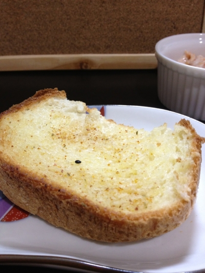 今日は柚子七味をかけてみたよ(*^^*)バケットもいいけど、厚切りパンにも合う～♪