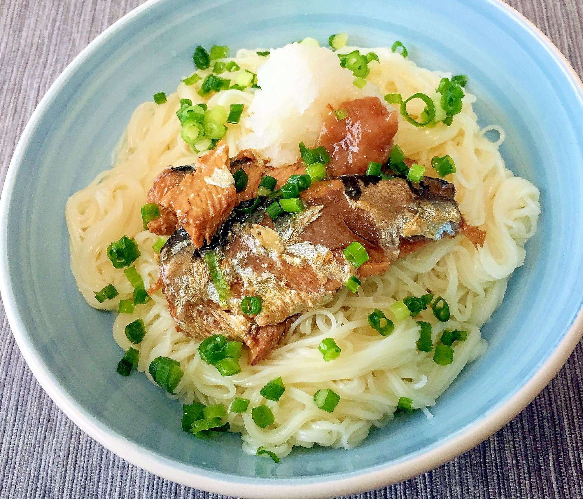 イワシ缶でおろしぶっかけそうめん