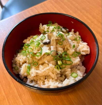 松茸のお吸い物で！きのこの炊き込みご飯