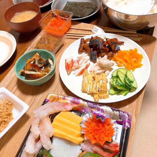 みんなで巻き巻き 手巻き寿司パーリーナイト レシピ 作り方 By ミートソース 楽天レシピ みんなで巻き巻き 手巻き寿司パーリーナイト レシピ 作り方 By ミートソース 楽天レシピ