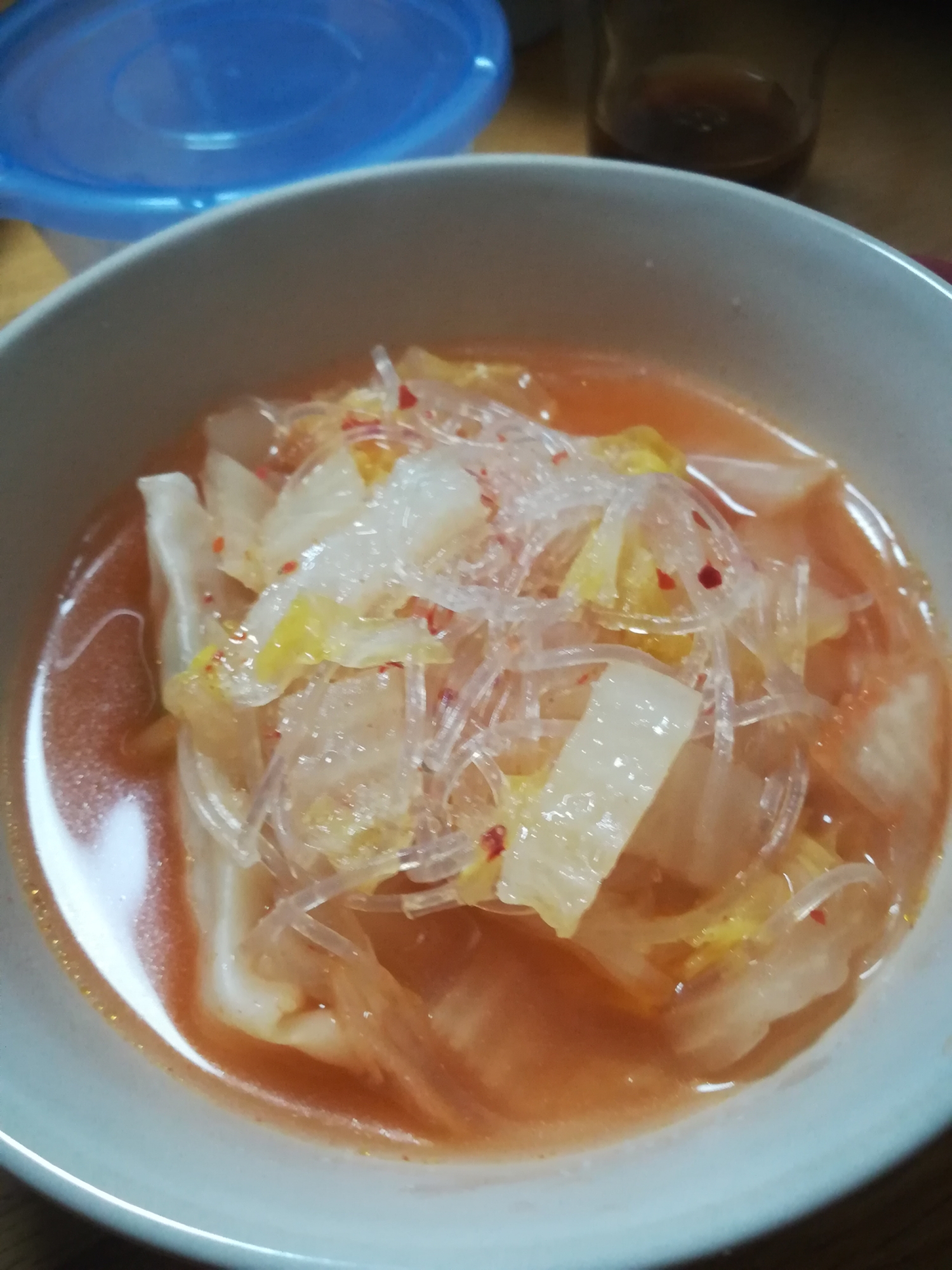 春雨と餃子のキムチスープ